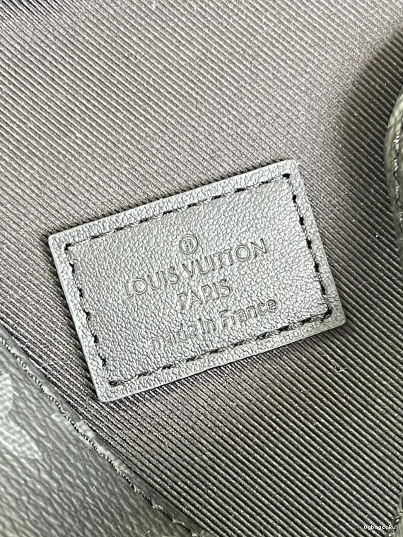 VUITTON SLINGBAG LOUIS SAUMUR 0112